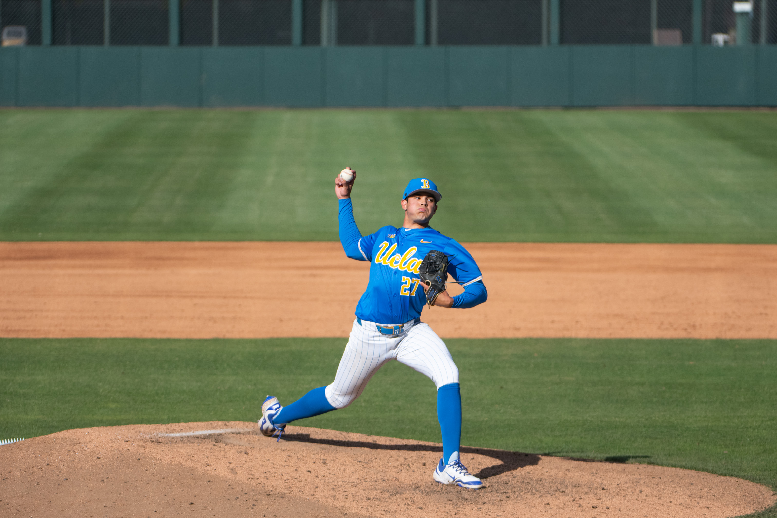 Freshman right-hander Easton Hawk throws a four-seam fastball. (Max Zhang/Daily Bruin)