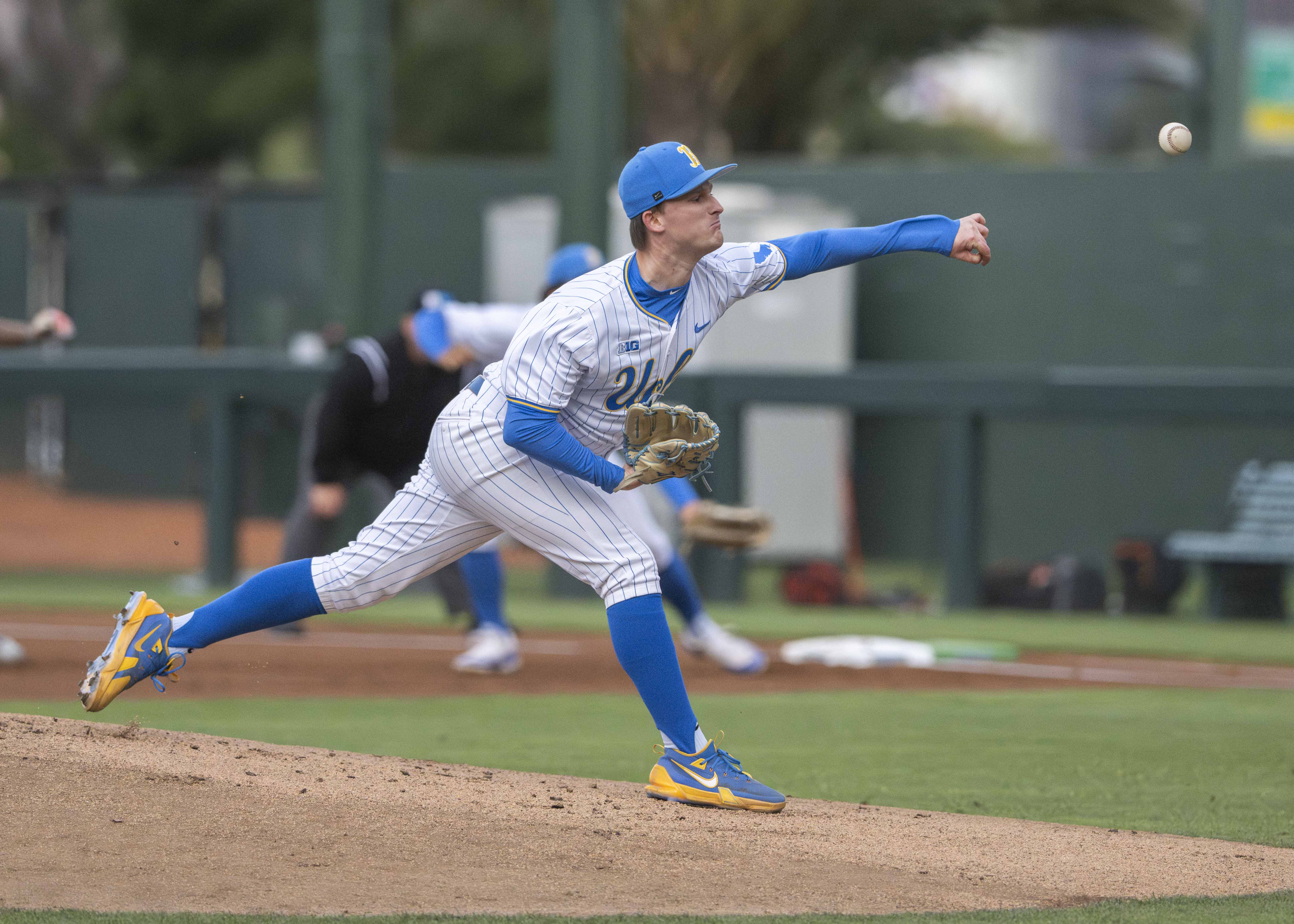 Redshirt junior left-hander Ian May pitches at Jackie Robinson Stadium. (Maggie Konecky/Daily Bruin)