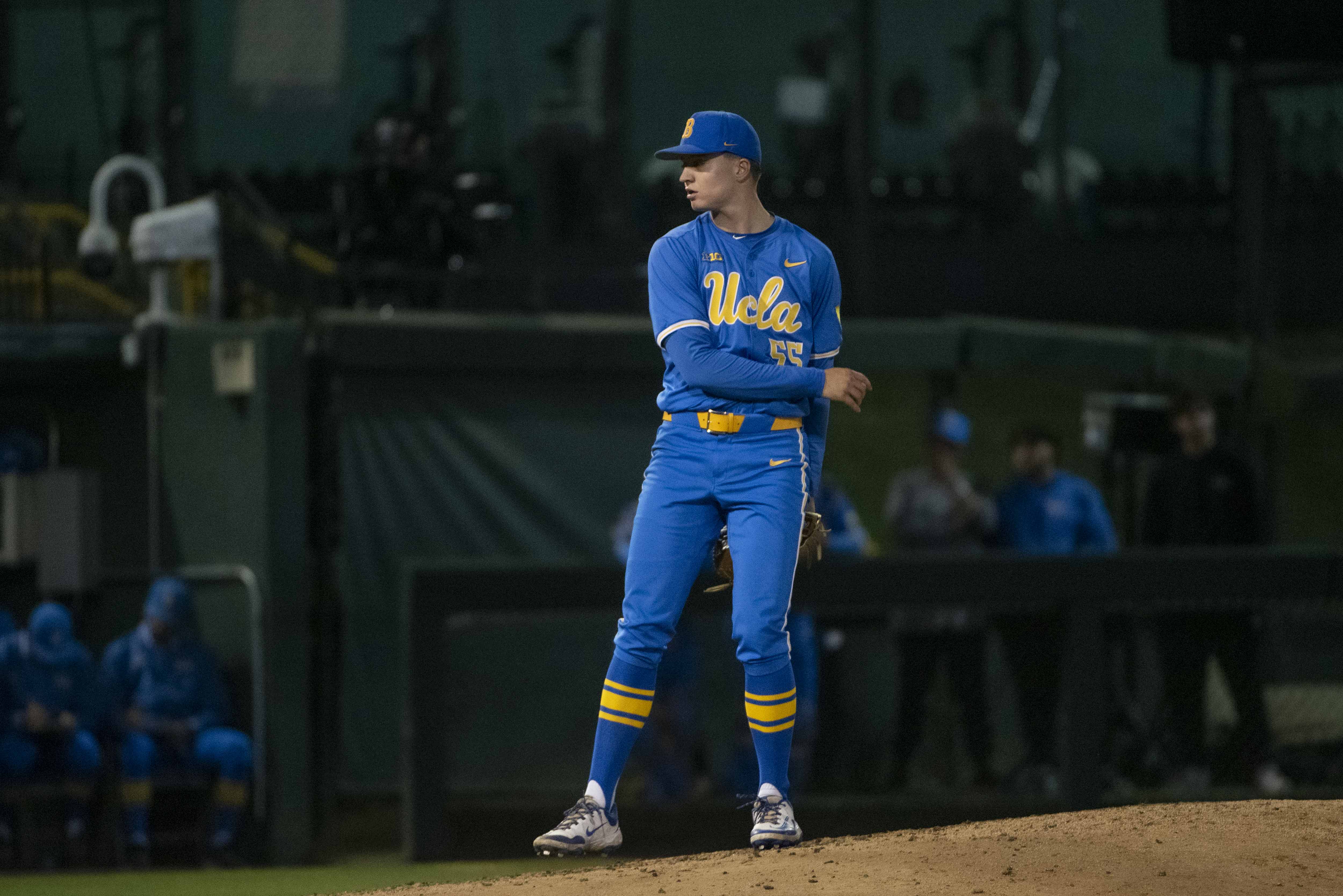 Junior right-hander Michael Barnett stands on the mound at Jackie Robinson Stadium. (Libby Li/Daily Bruin)