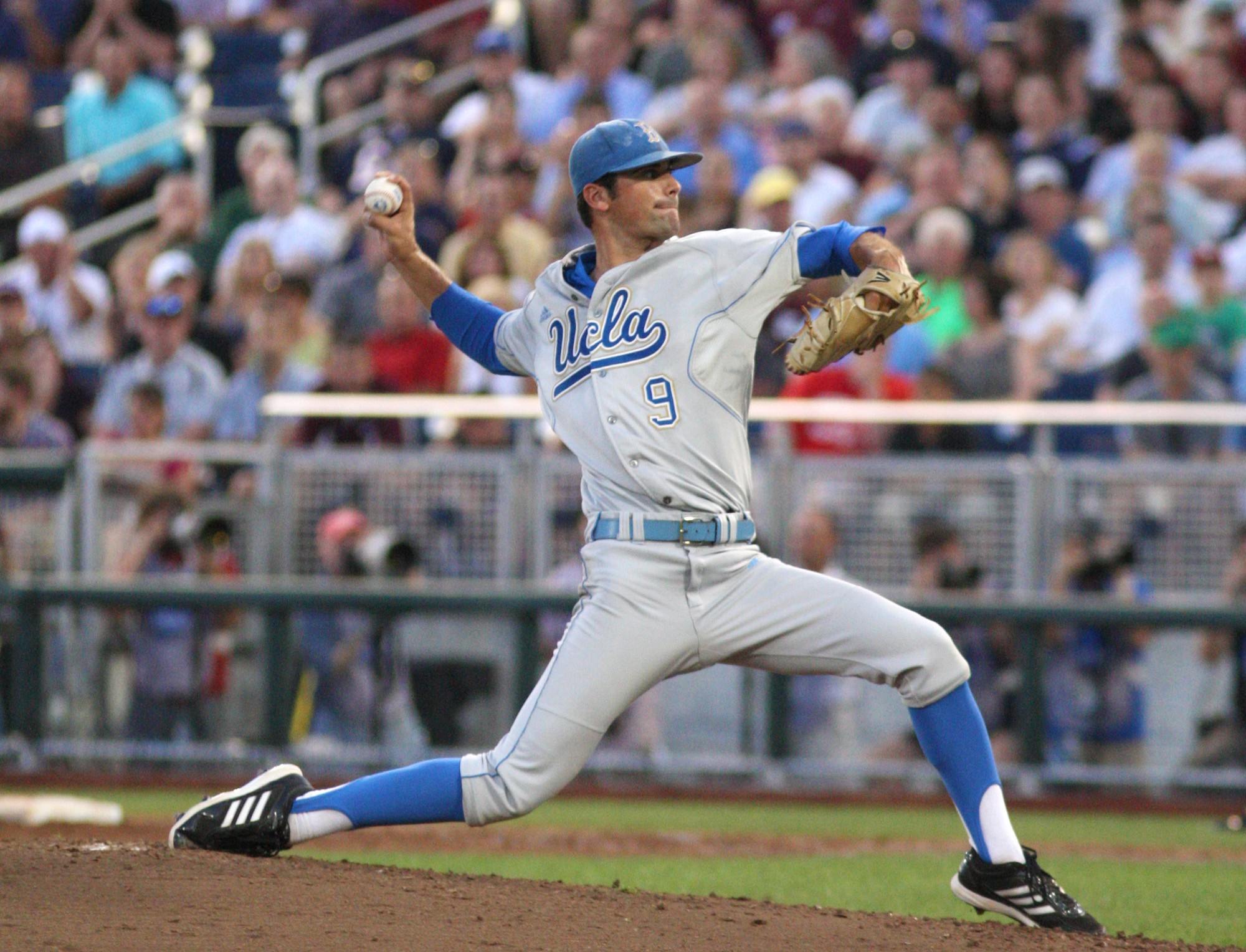 Former Bruin right-hander Adam Plutko tosses a four-seam fastball on the road. (Daily Bruin file photo)
