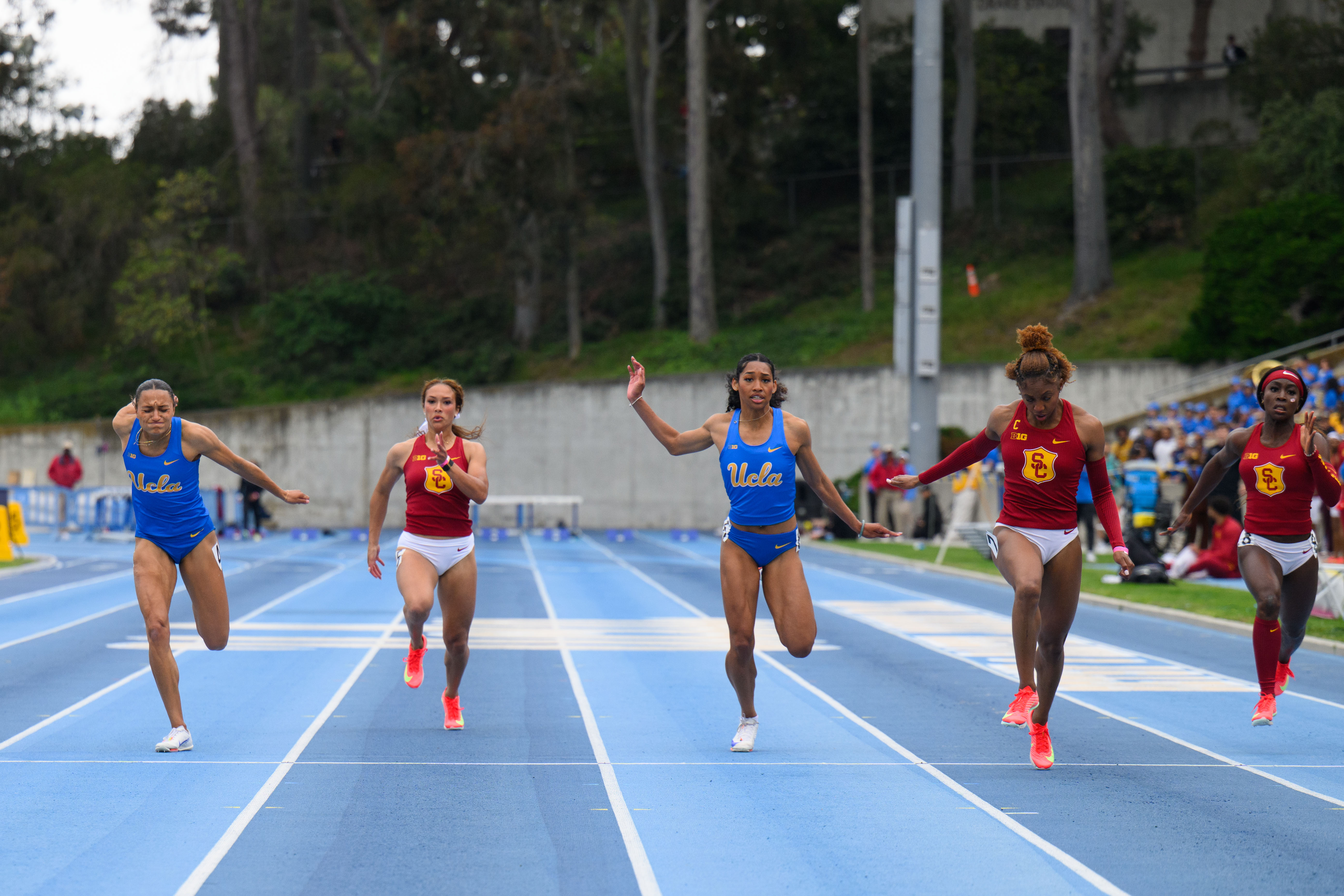 (Edward Ho/Daily Bruin)