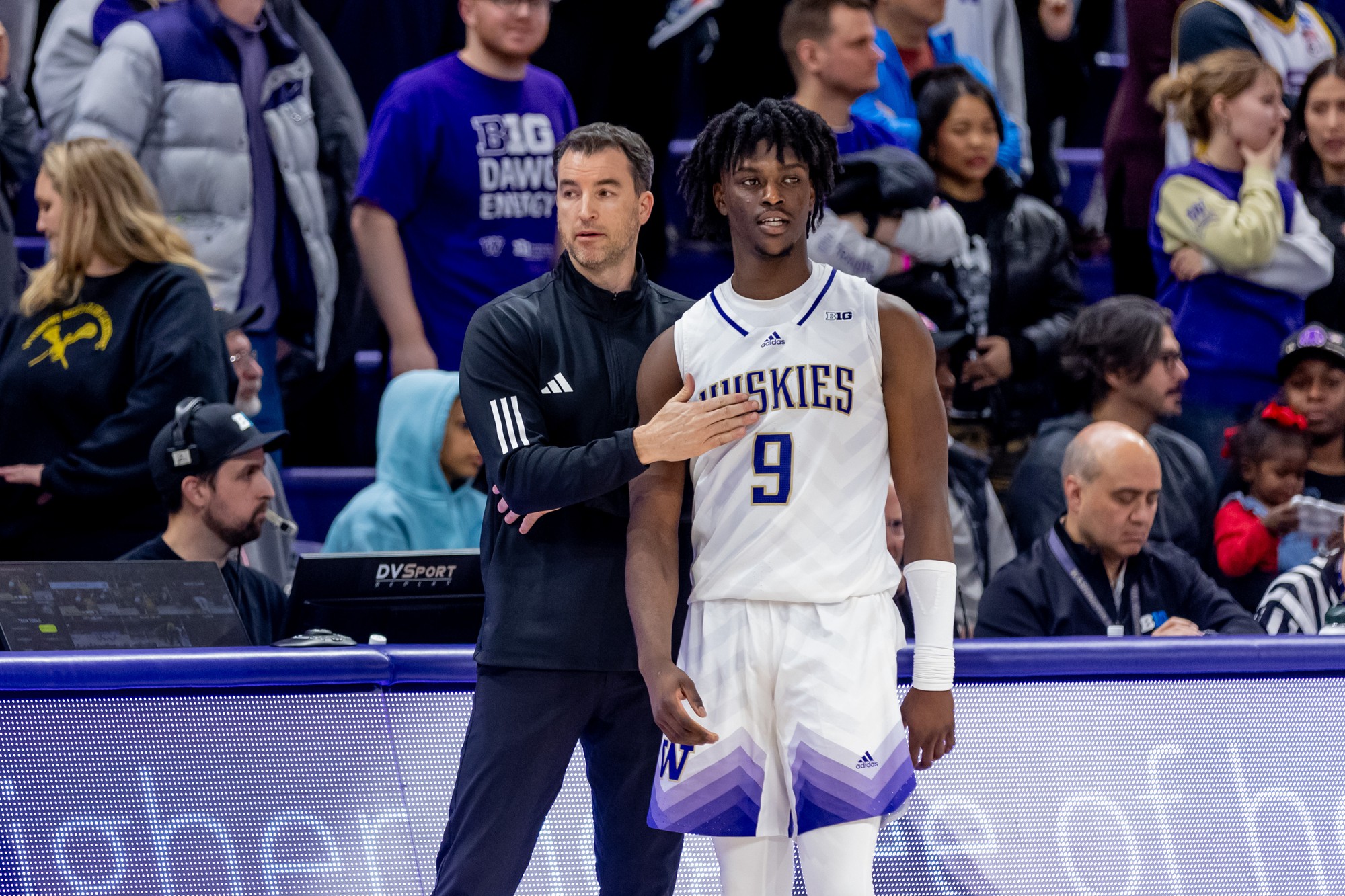 The University of Washington men’s basketball team plays the University of Maryland on January 2, 2025. (Photography by Scott Eklund/Red Box Pictures)