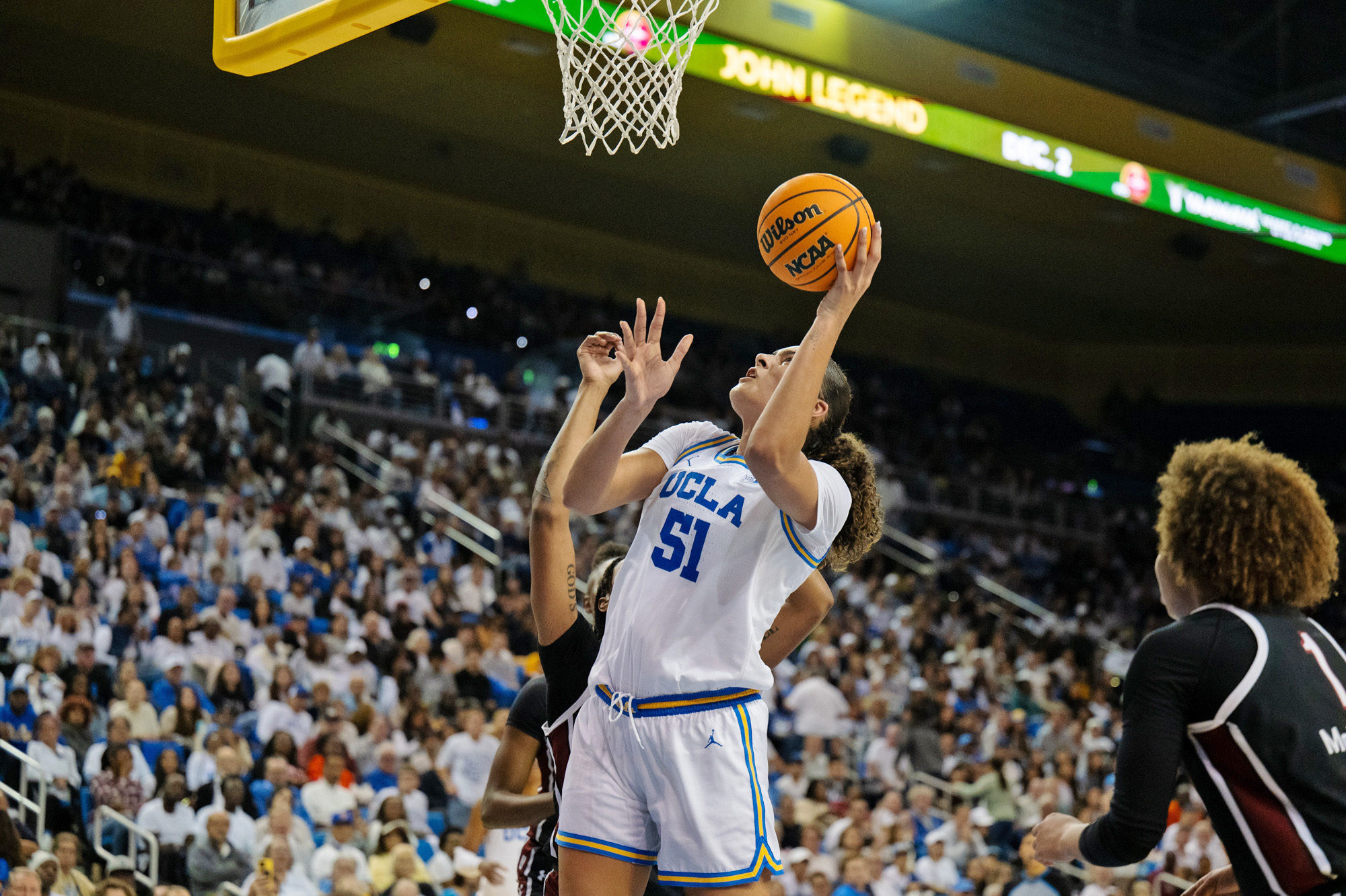 UCLA women's basketball incoming senior center Lauren Betts attempts a layup. (Aidan Sun/Assistant Photo editor)