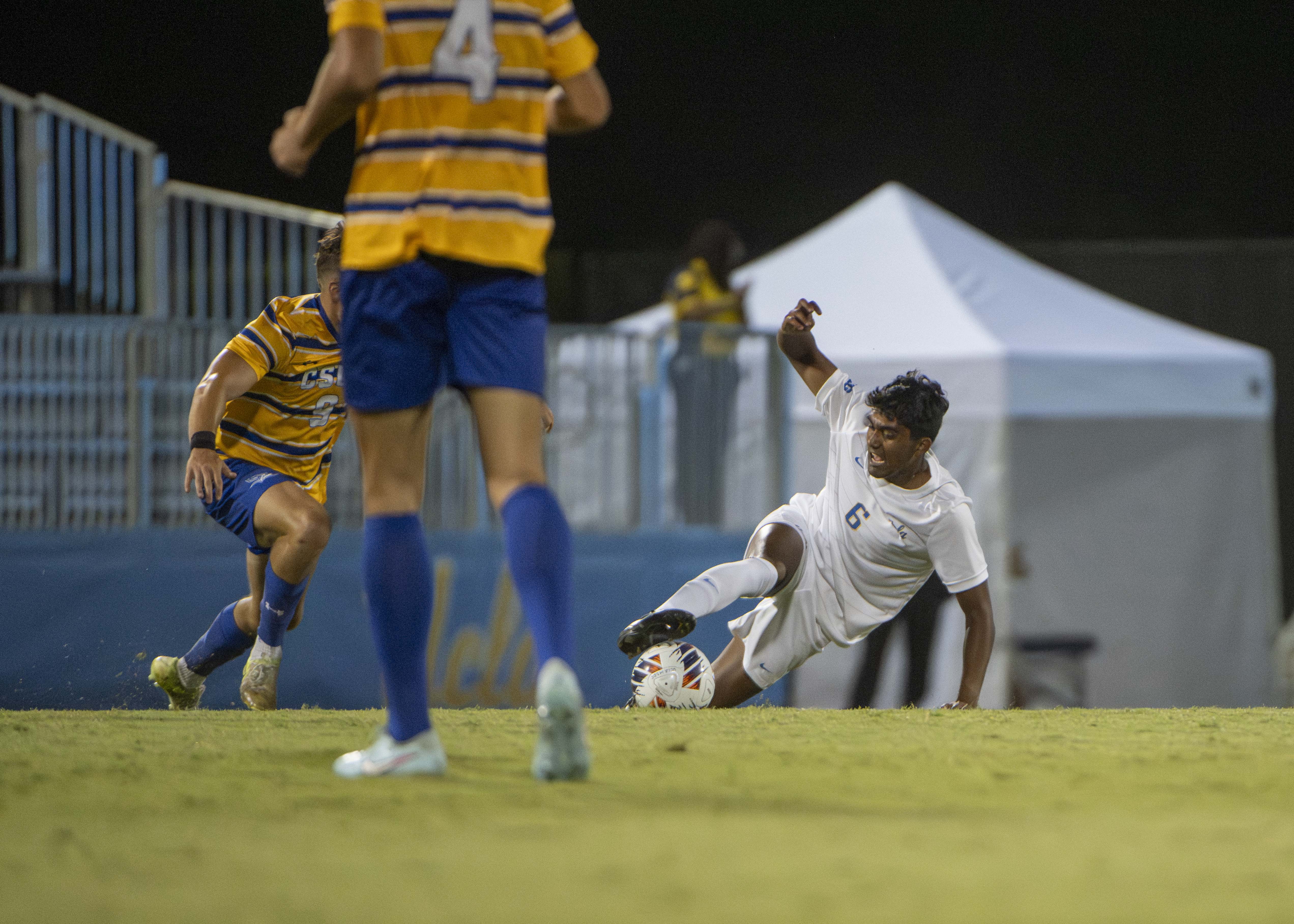 (Zimo Li/Daily Bruin senior staff)