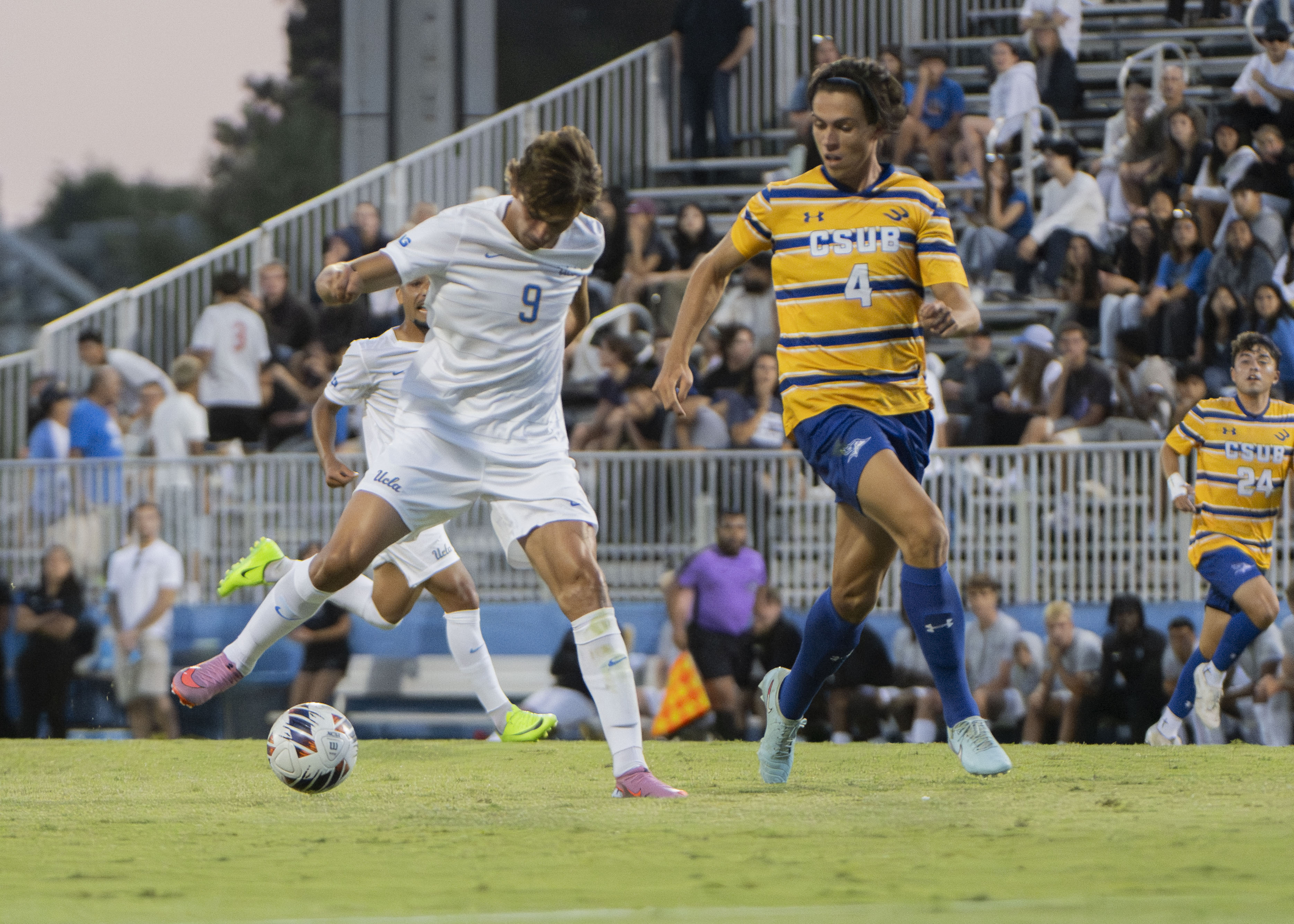 (Zimo Li/Daily Bruin senior staff)