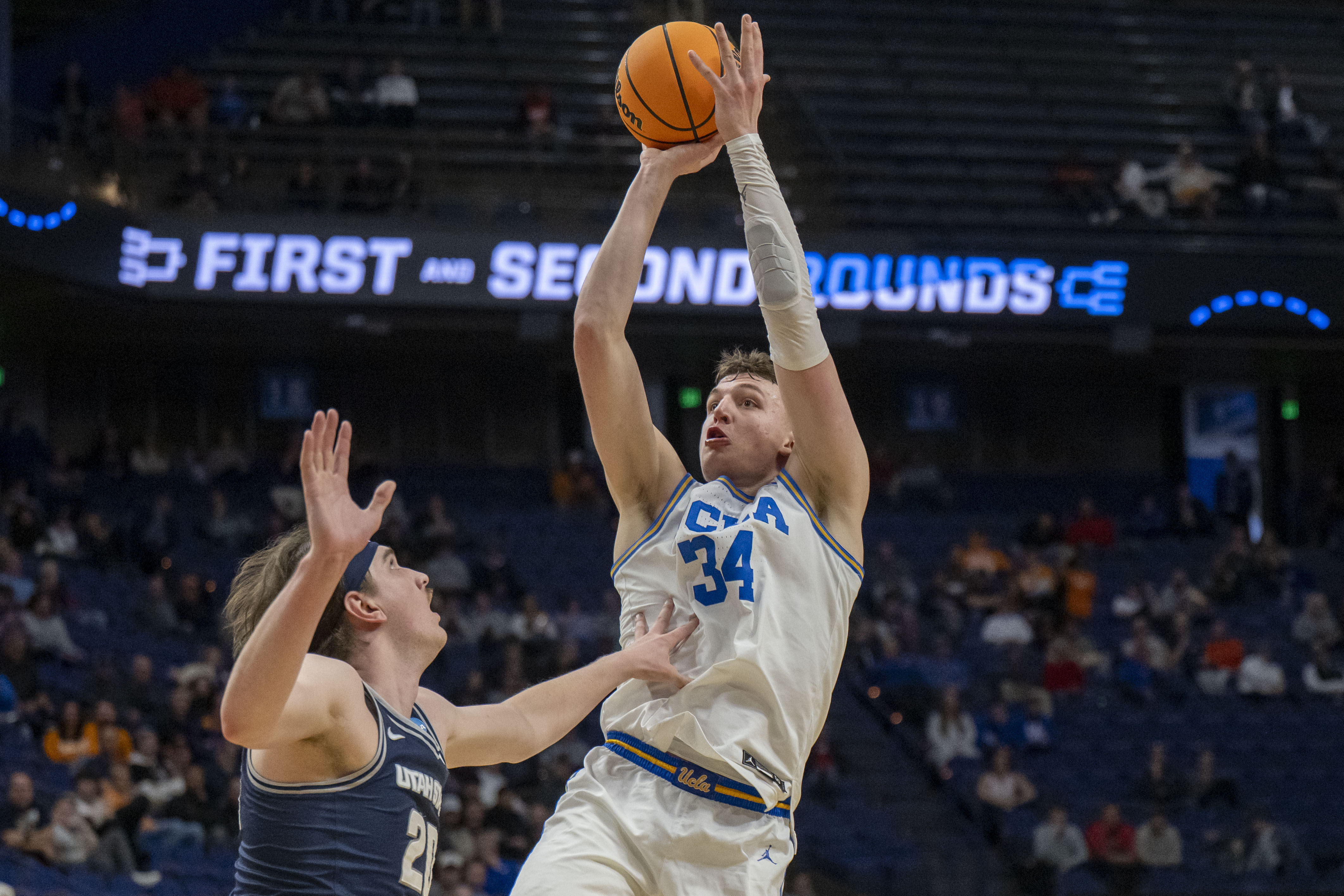 (Zimo Li/Daily Bruin senior staff)