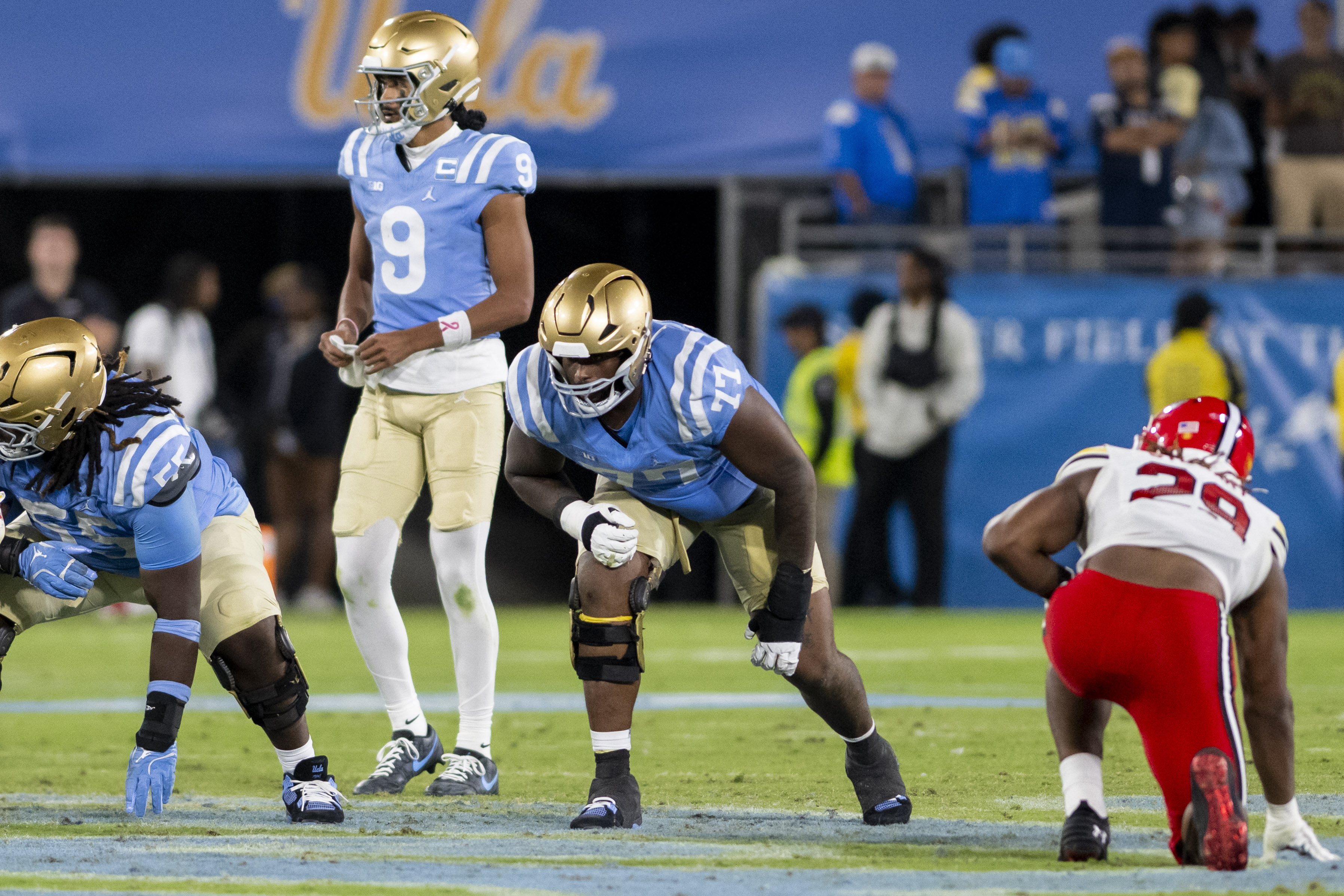 (Max Zhang/Daily Bruin staff)