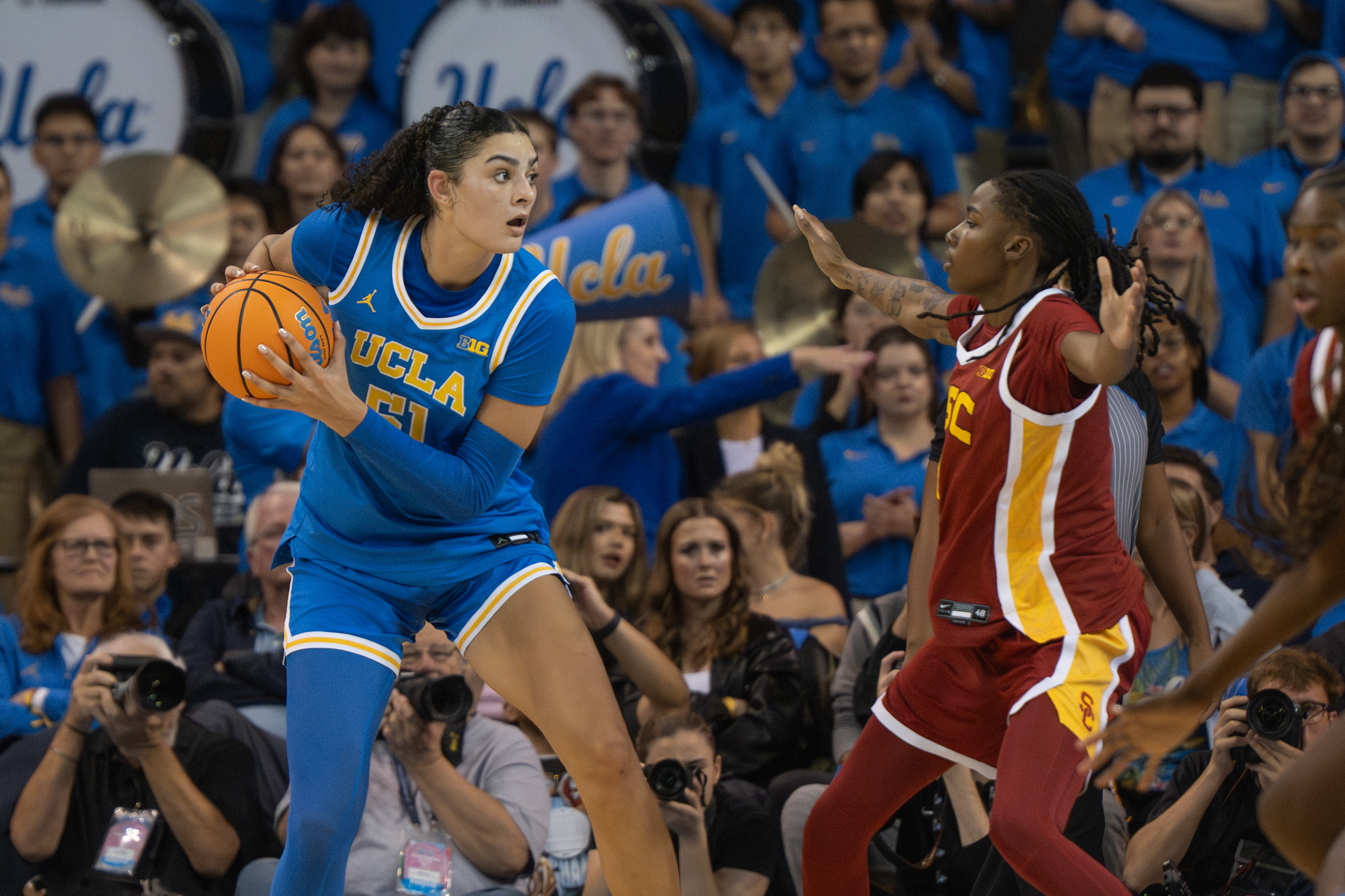 (Zimo Li/Daily Bruin senior staff)