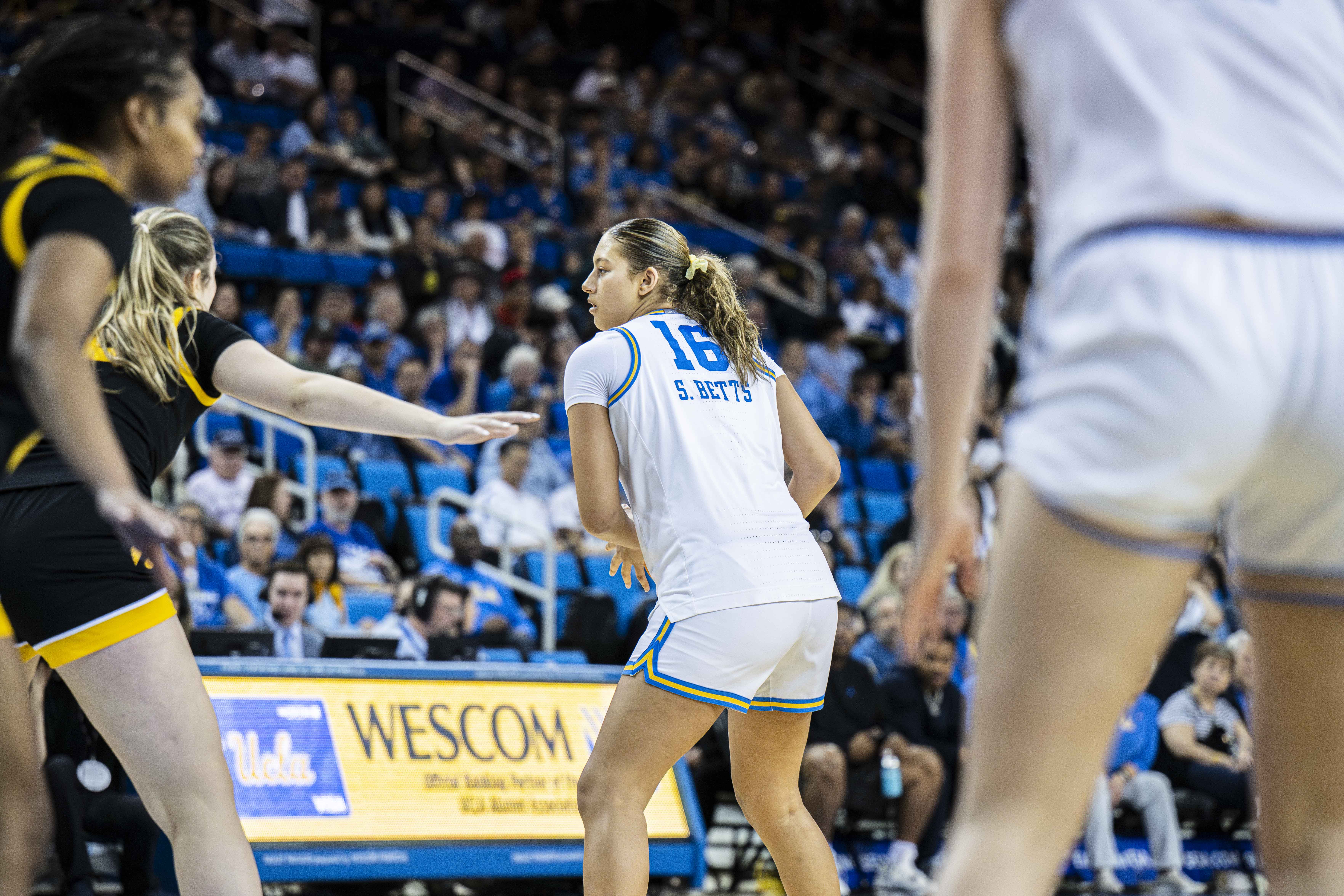 (Zimo Li/Daily Bruin senior staff)