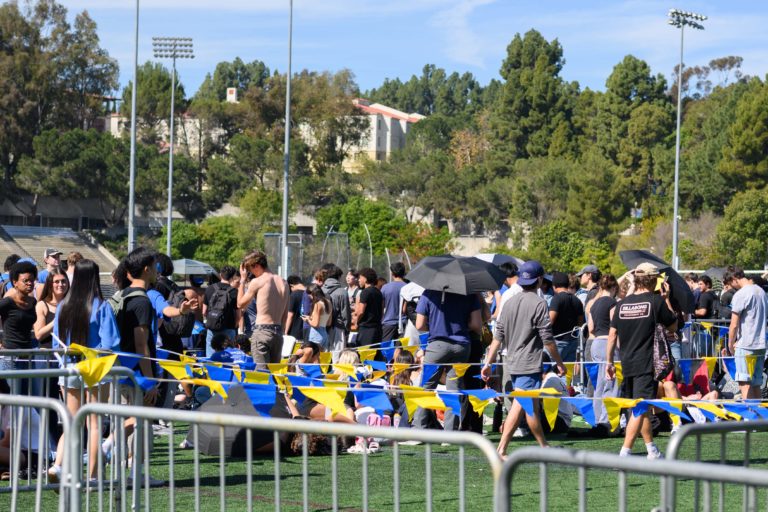 Students discuss experience of overnight line for UCLA-USC men’s basketball game
