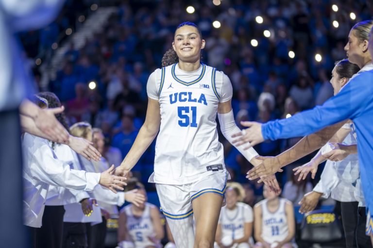 Women’s basketball takes 4 Big Ten awards, joins nearly every all-conference team