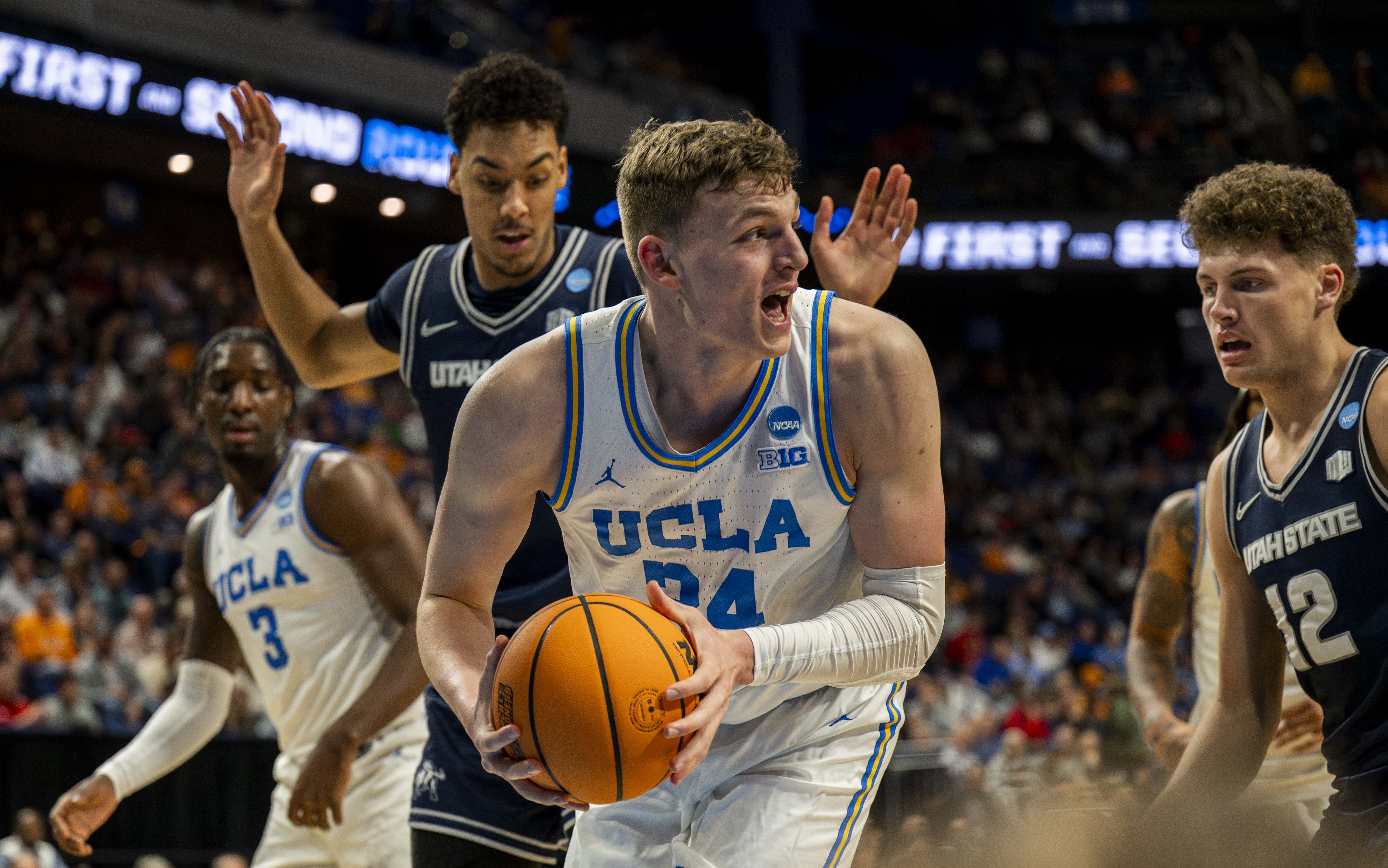 (Zimo Li/Daily Bruin senior staff)