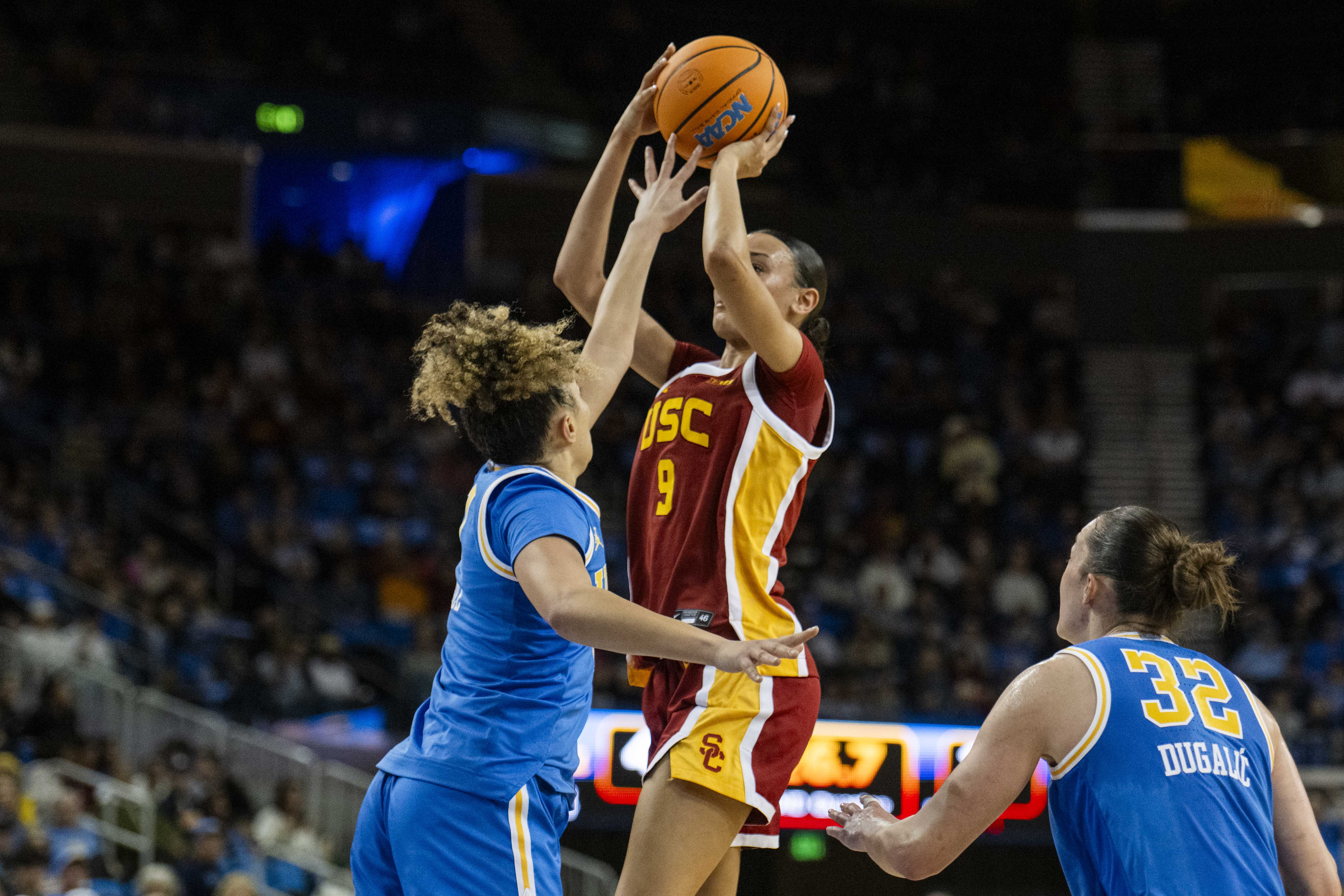 (Zimo Li/Daily Bruin senior staff)