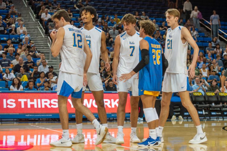 UCLA women’s tennis defeats Oregon, Washington in back-to-back home matches