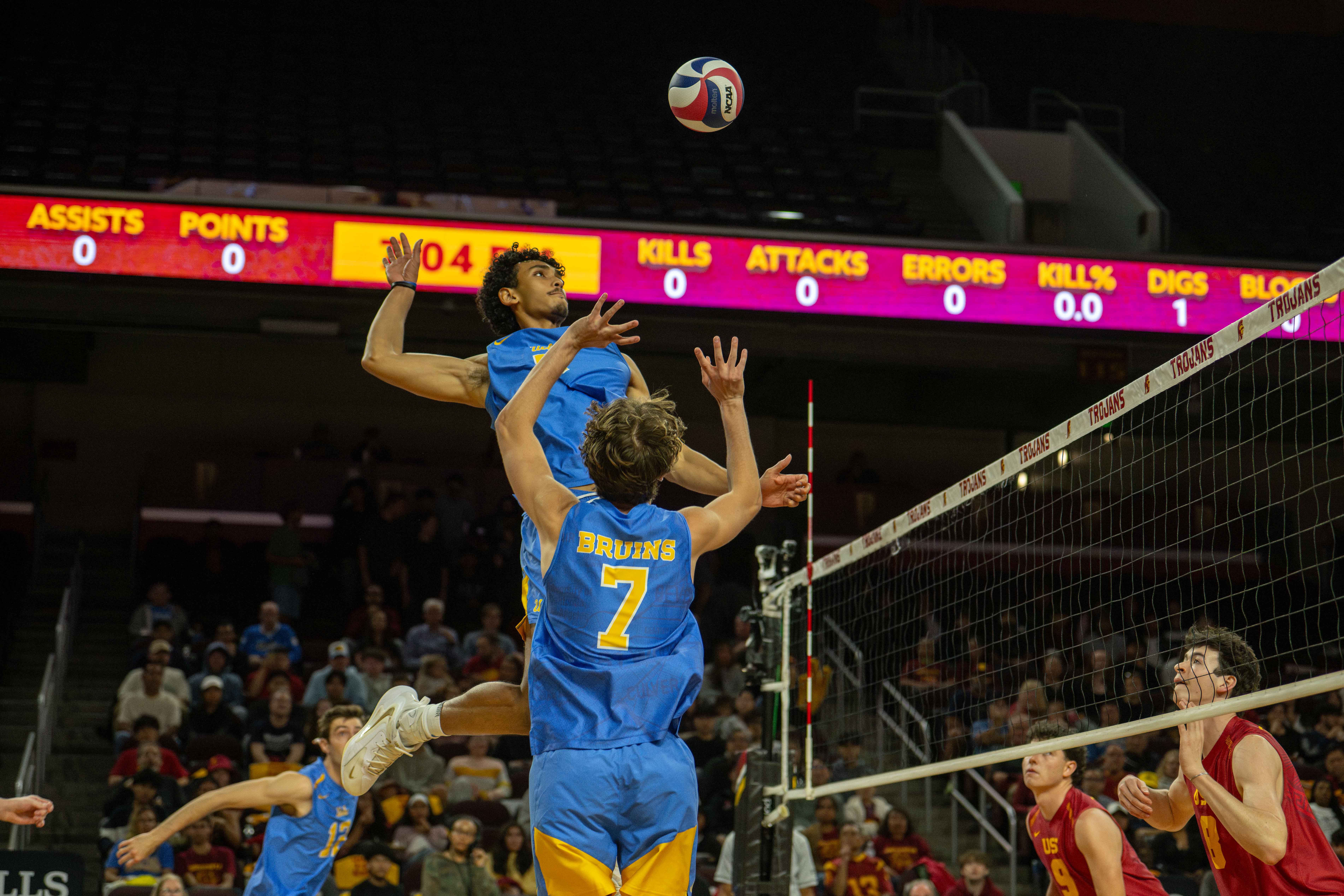 (Edward Ho/Daily Bruin)