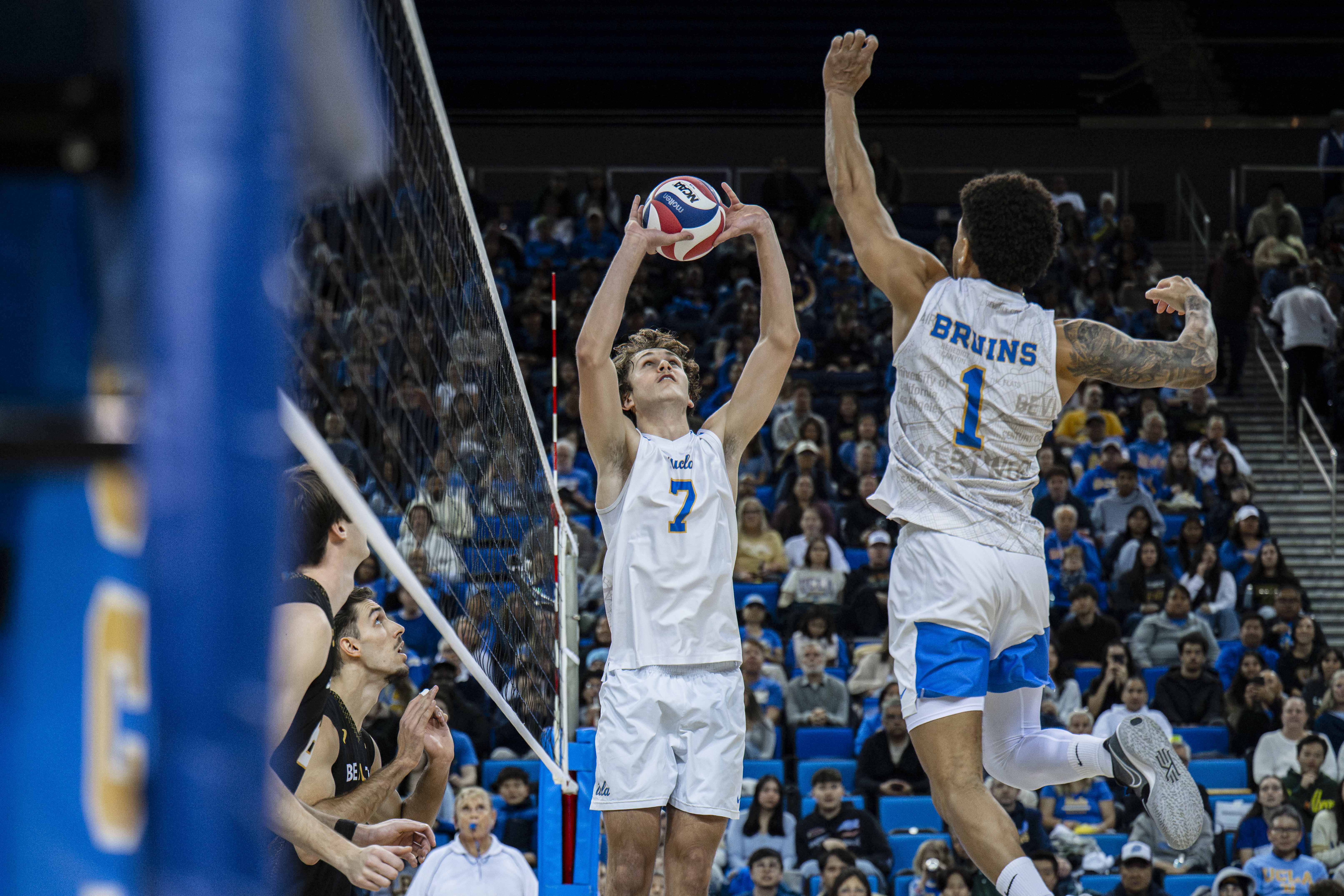 (Zimo Li/Daily Bruin senior staff)