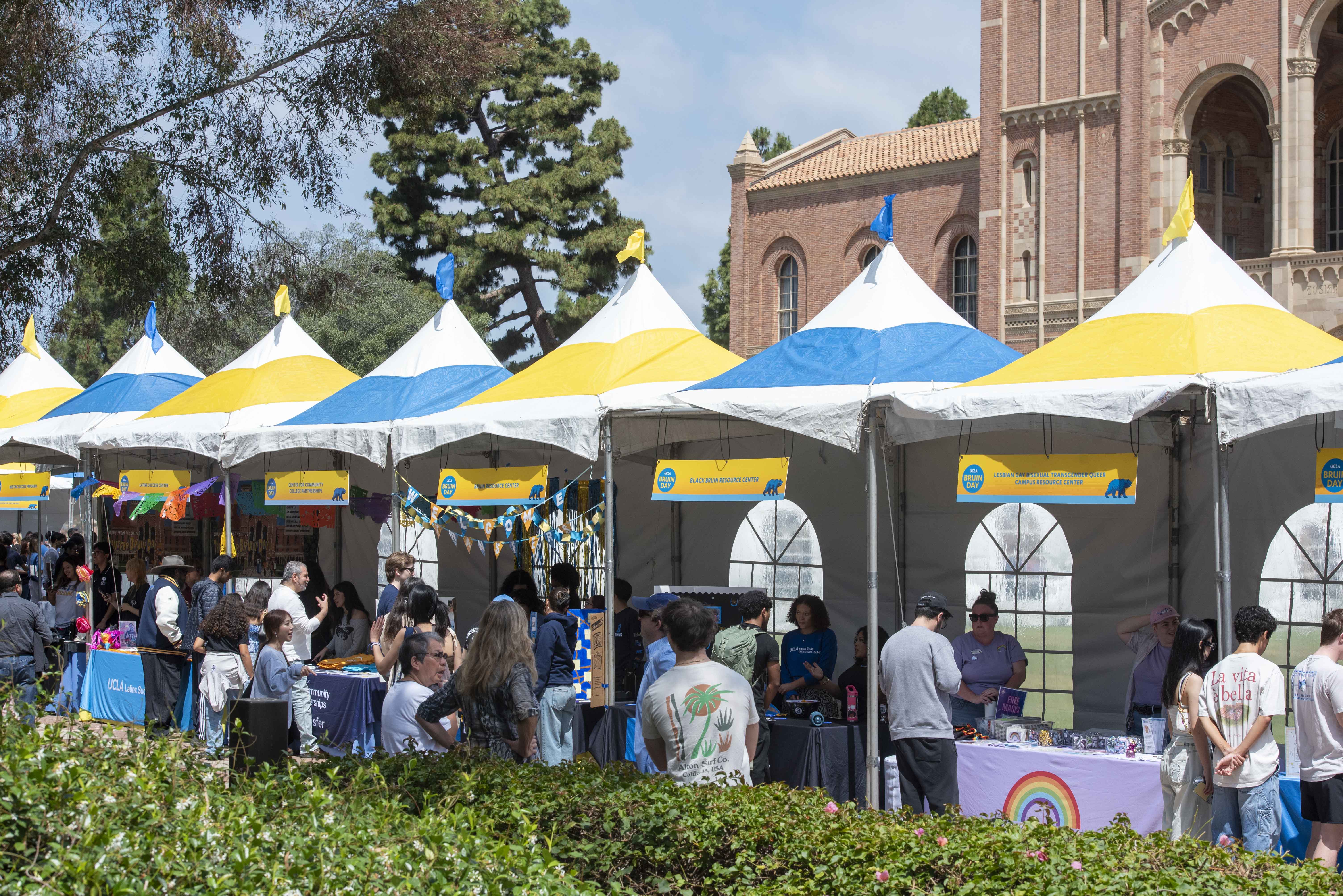 (Presley Liu/Daily Bruin)