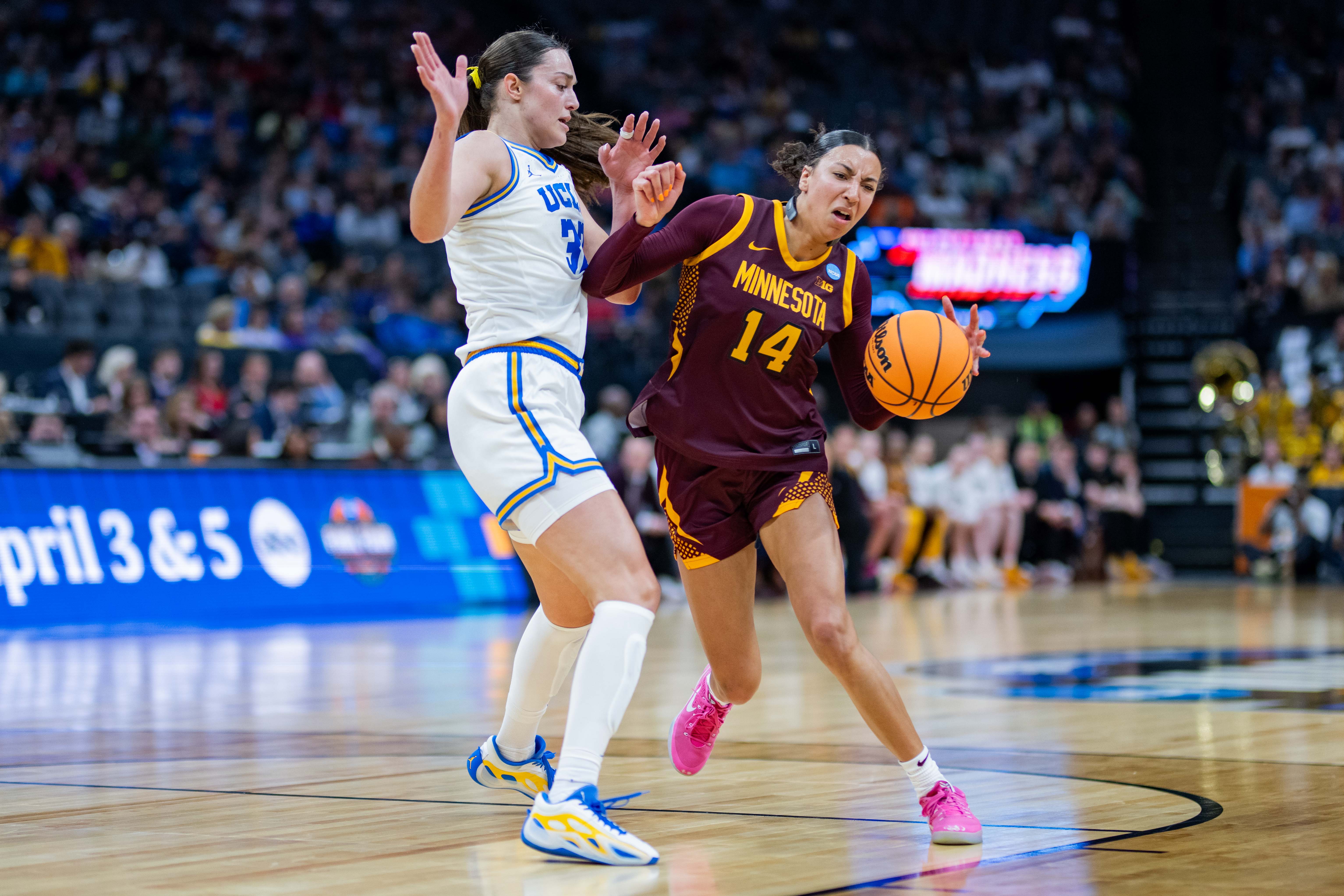 Minnesota guard Tori McKinney drives to the hoop. McKinney earned All-Big Ten Second Team this past season. (Andrew Ramiro Diaz/Photo editor)