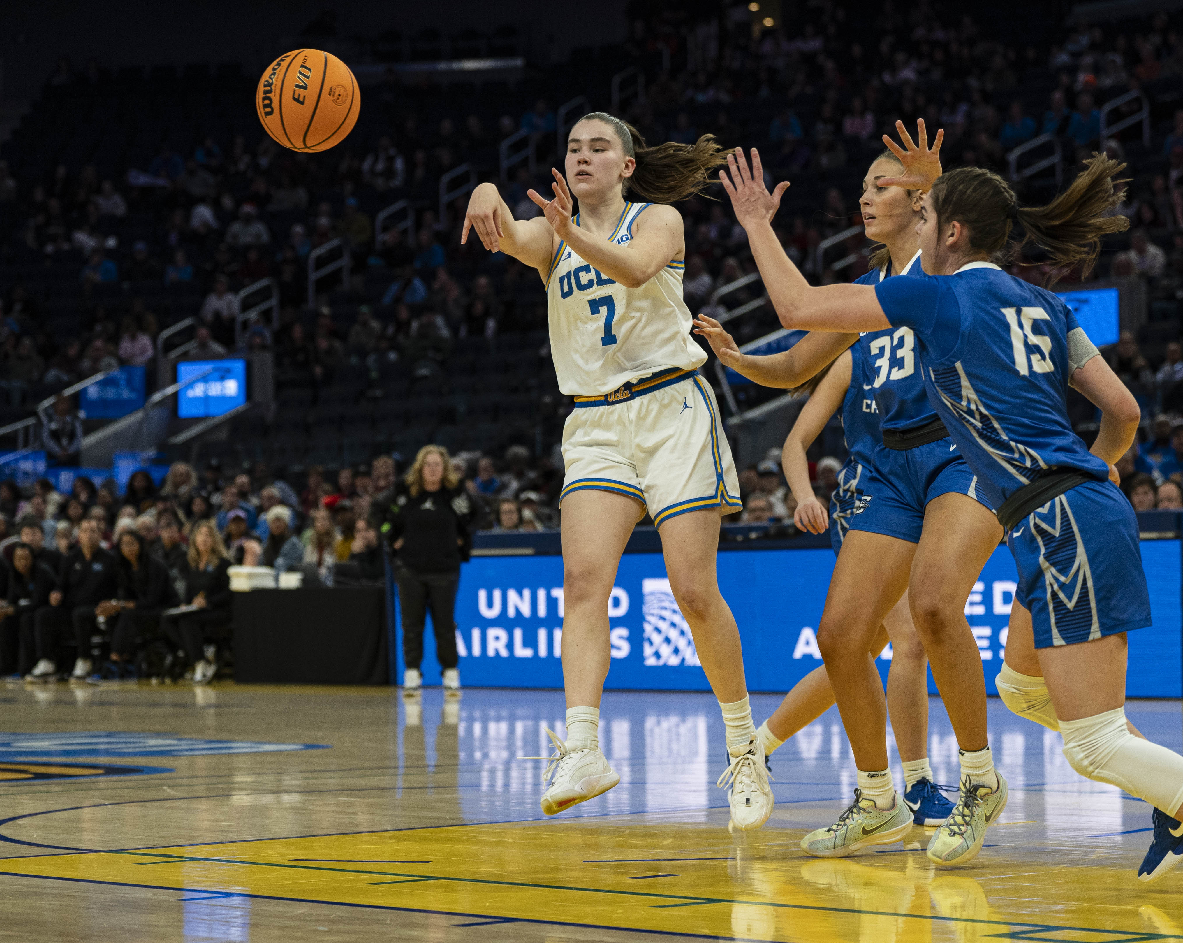 Rising junior Elina Aarnisalo passes the ball during her freshman season at UCLA. She transferred back to Westwood after spending a season at UNC. (Daily Bruin file photo)