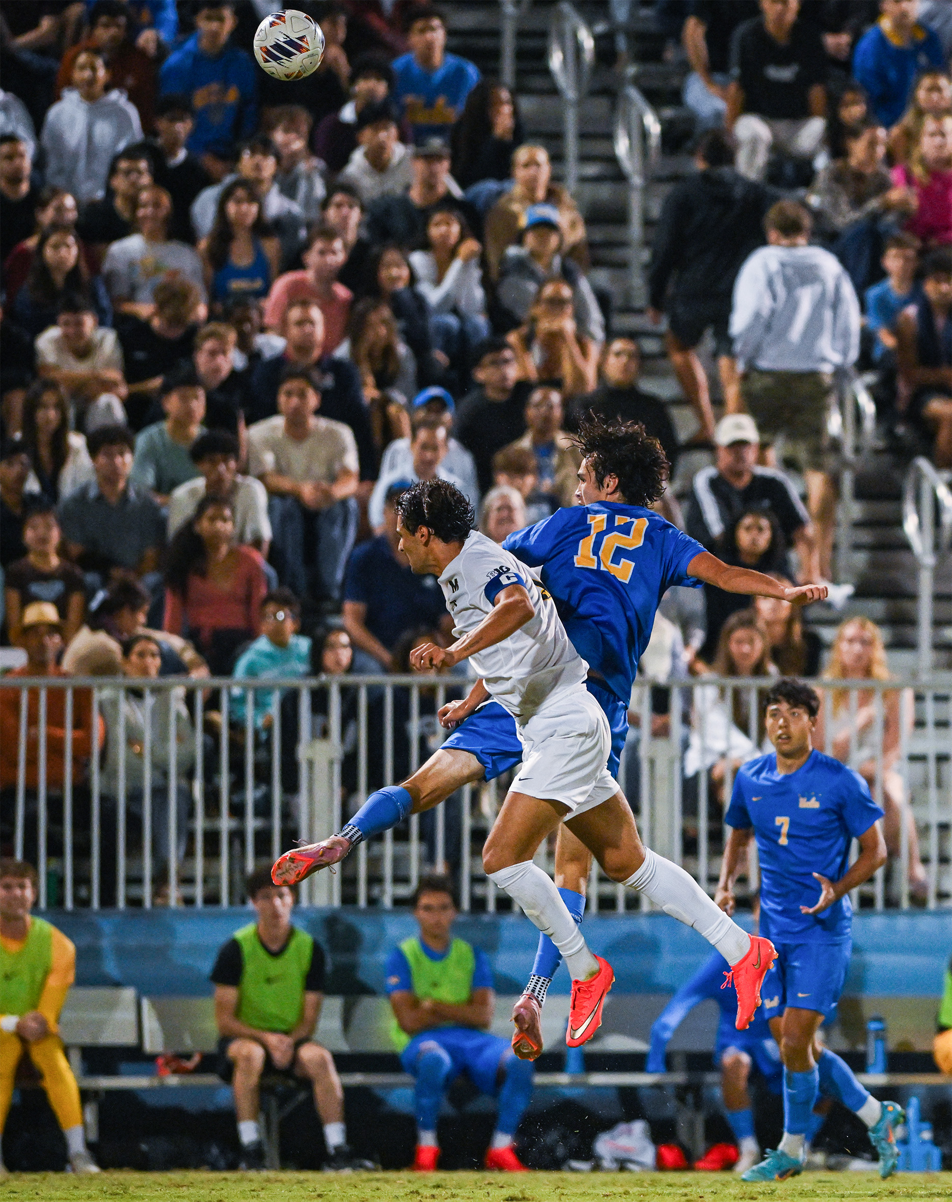 Junior midfielder Zach Neuls jumps for a header in UCLA’s 1-1 draw against Michigan. Neuls scored the only goal for the Bruins, his third of the season.
(Presley Liu/Daily Bruin senior staff)