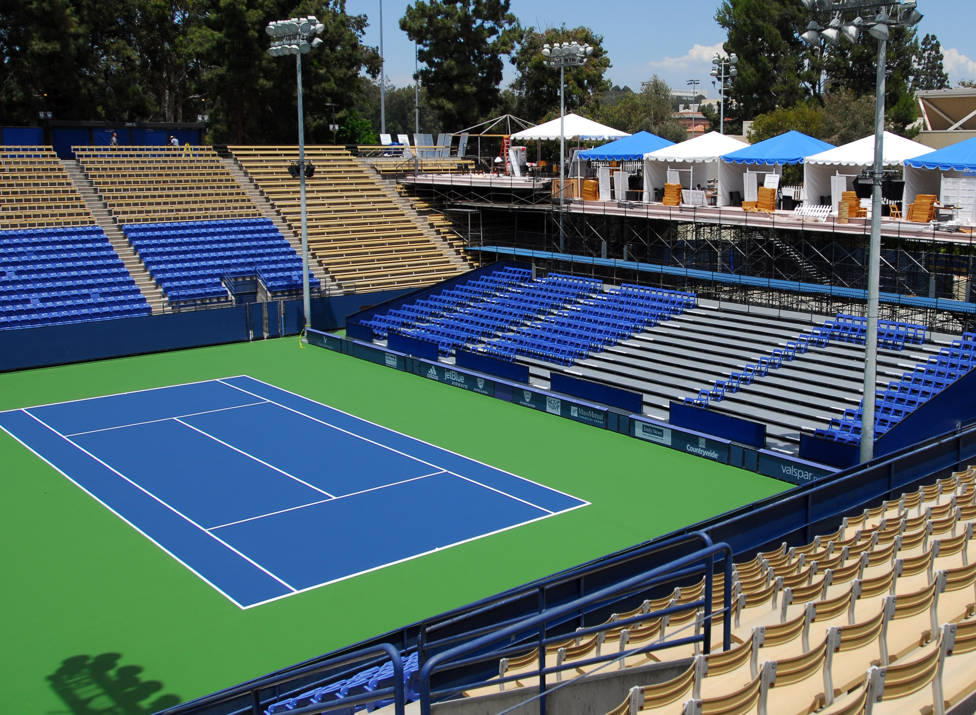 Straus Stadium prepares for LA Tennis Open next week Daily Bruin
