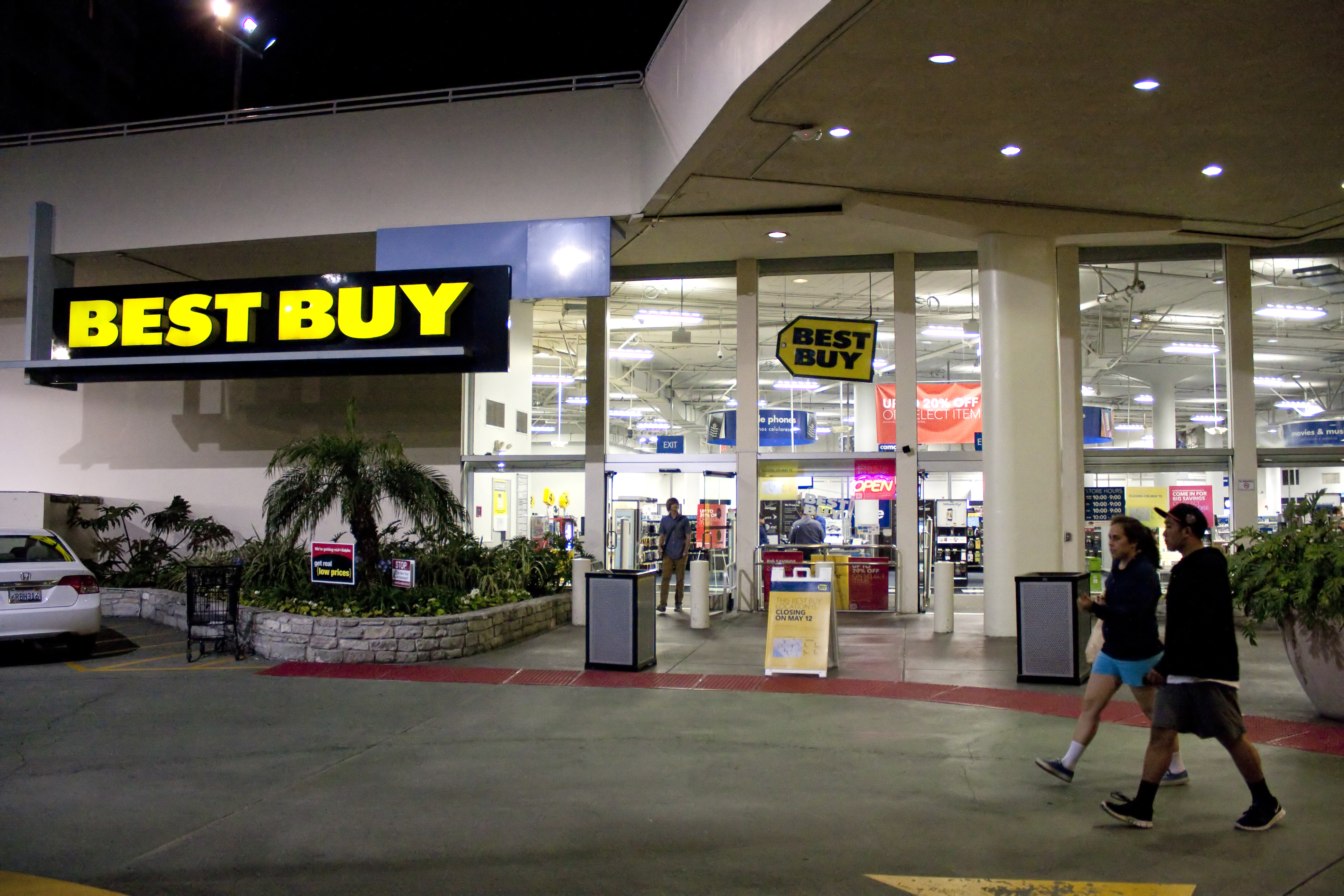 Best Buy to close its Westwood Village location in May - Daily Bruin